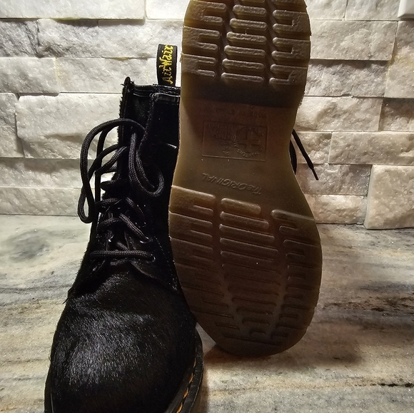 Dr. Martens MADE IN ENGLAND, Black "Pony Fur", 8 eyelet boot - Picture 8 of 8